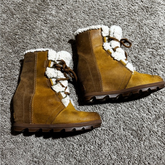 Sorel Joan Wedge II Shearling-Lined Boots Leather Platforms 8.5 - Picture 4 of 9